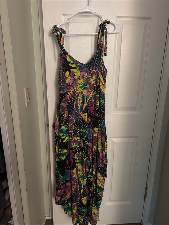 Vince Camuto Dresses & Skirts - Vince Camuto Black One-Piece Dress with Bright Tropical Floral Print